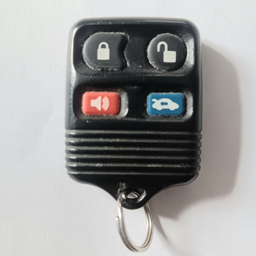 2000-2004 Ford Focus Car Black Rectangular Compact Remote Key Fob With Key Ring